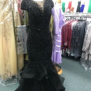 Dramatic, BEAUTIFUL evening gown